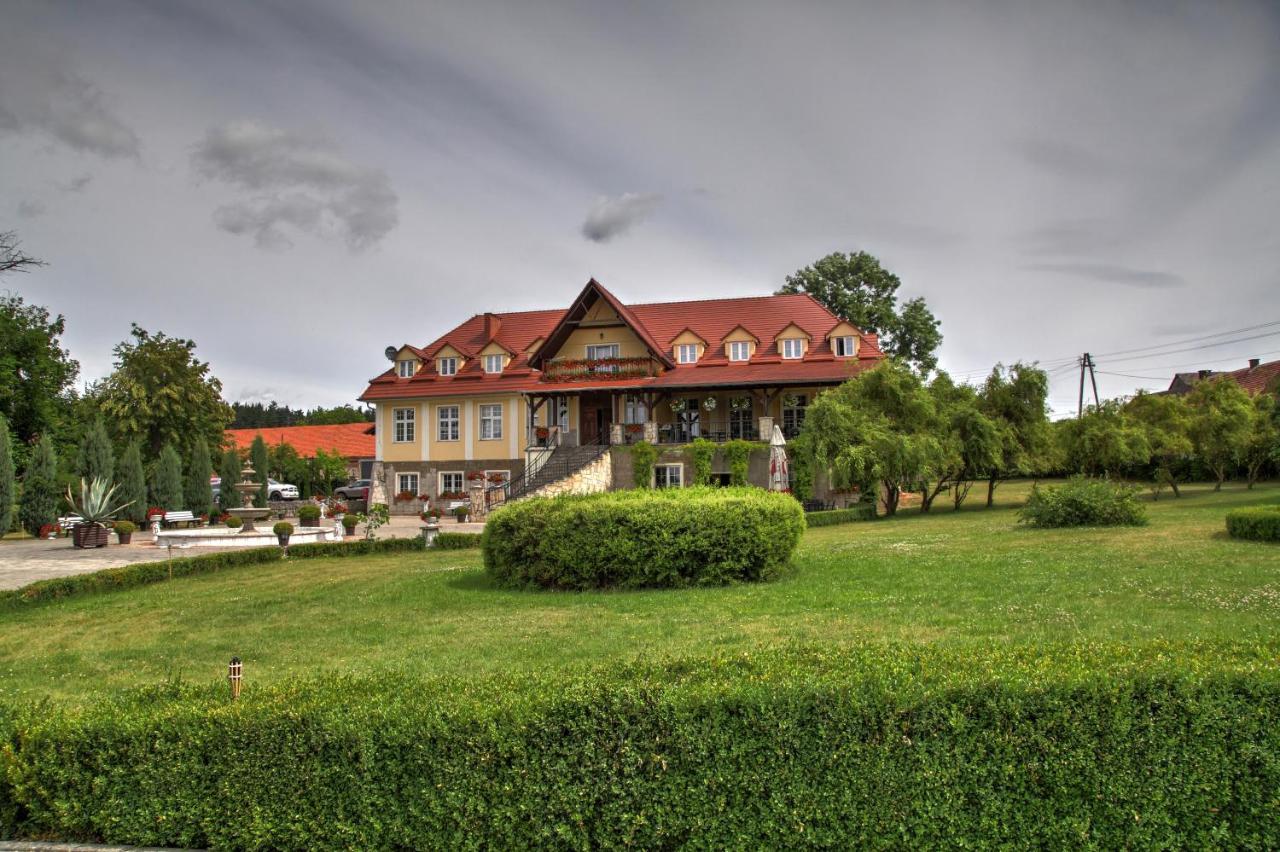 Zespol Palacowo-Parkowy Badzow Polkowice Exterior foto