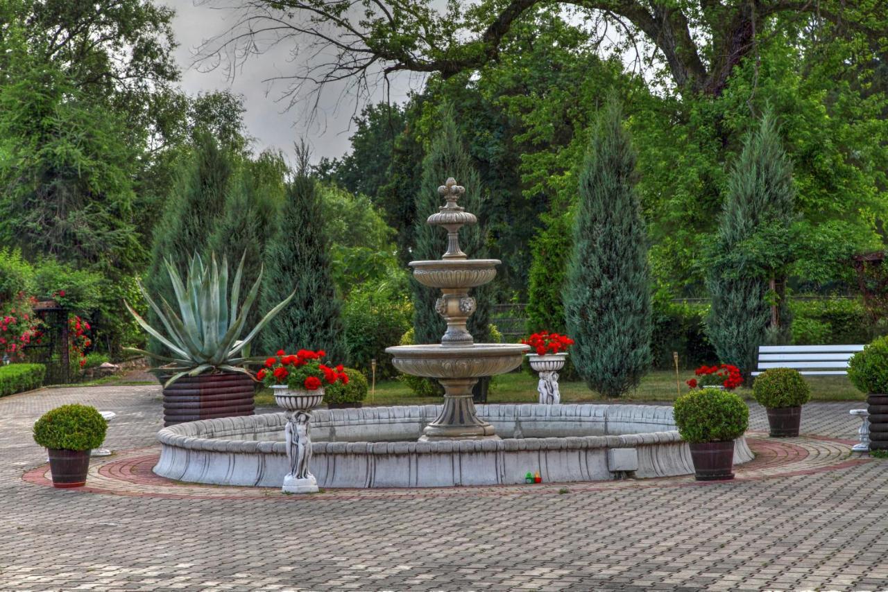Zespol Palacowo-Parkowy Badzow Polkowice Exterior foto