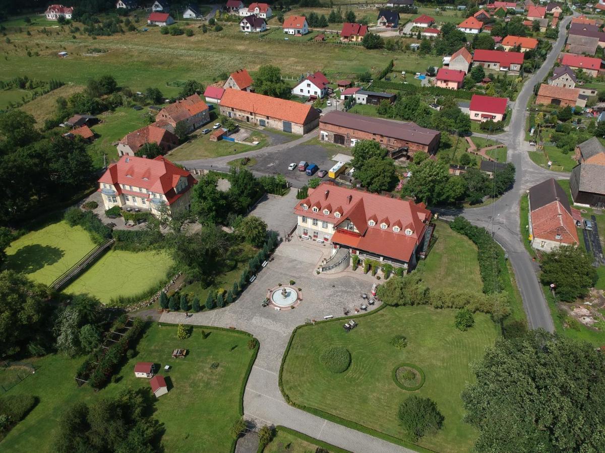 Zespol Palacowo-Parkowy Badzow Polkowice Exterior foto