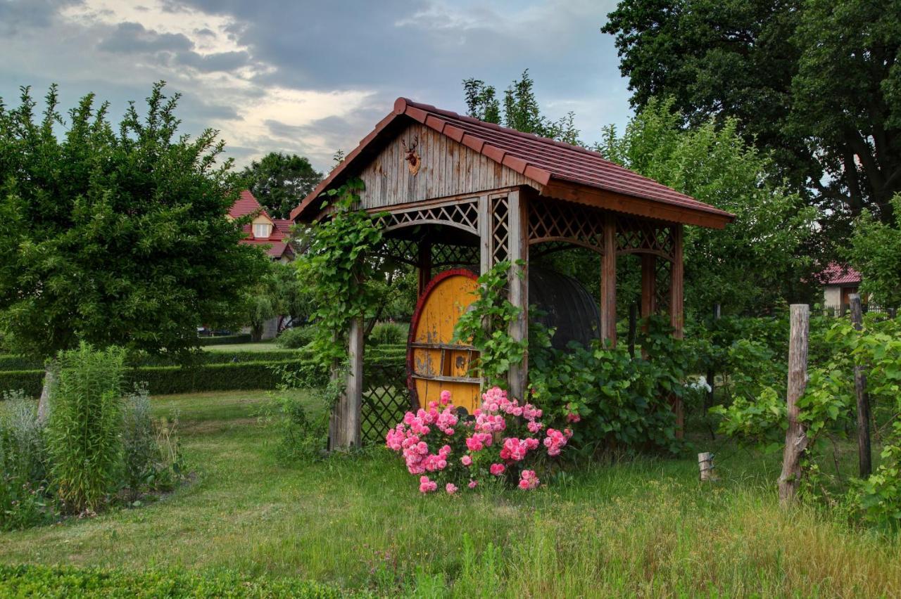 Zespol Palacowo-Parkowy Badzow Polkowice Exterior foto