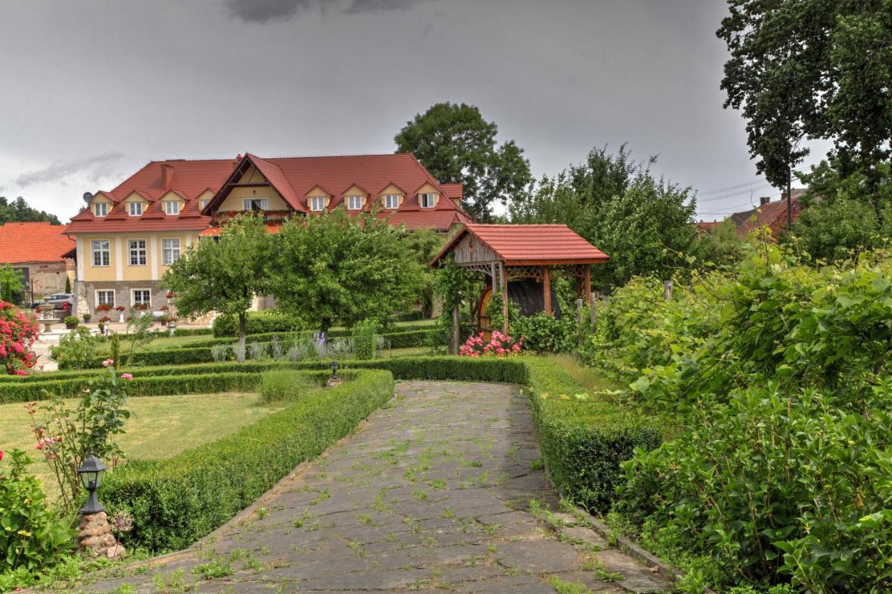 Zespol Palacowo-Parkowy Badzow Polkowice Exterior foto